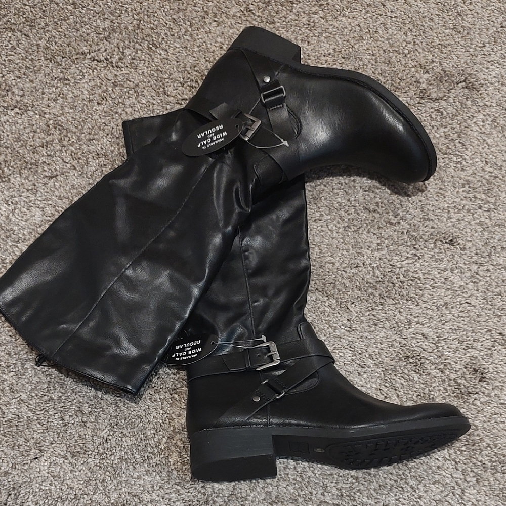 Black Women's Knee-High Boots - Picture 3 of 6